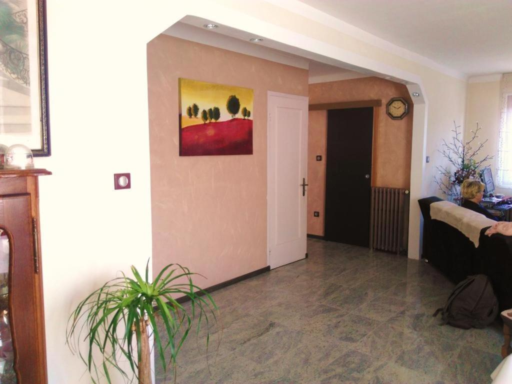Colmar Room,Chambre Privee Chez L'Habitant,Parking Voiture Devant La Maison,Garage Moto Et Velo Exterior photo